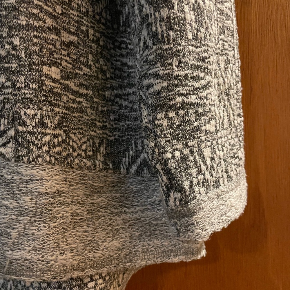 Snoskins Geometric Patterned Sweater 🐼 - Picture 6 of 6